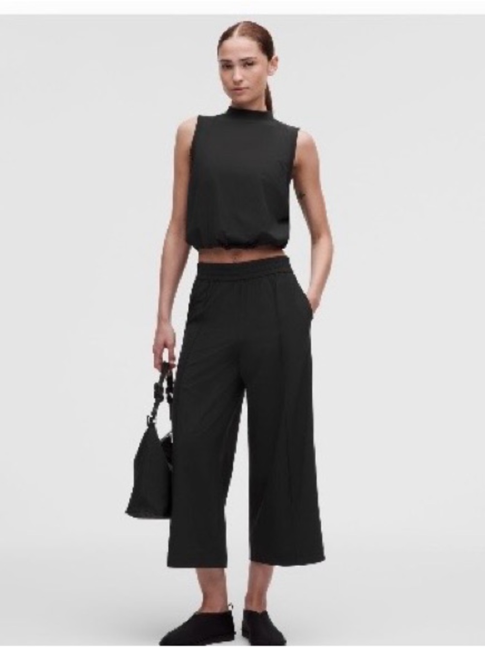 lululemon Breezily Breezily Mid-Rise
Cropped Pant Black Size Small Exc condition